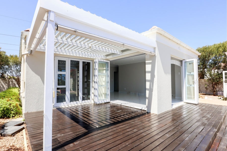 To Let 3 Bedroom Property for Rent in Sunningdale Western Cape